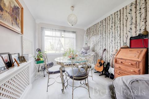 55 Daventry Road, Romford, RM3 7RA