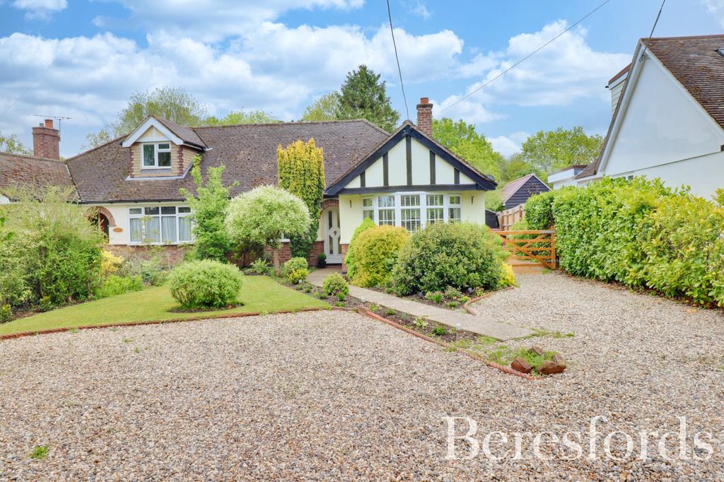 Maldon Road, Margaretting, CM4 4 bed semidetached house £550,000