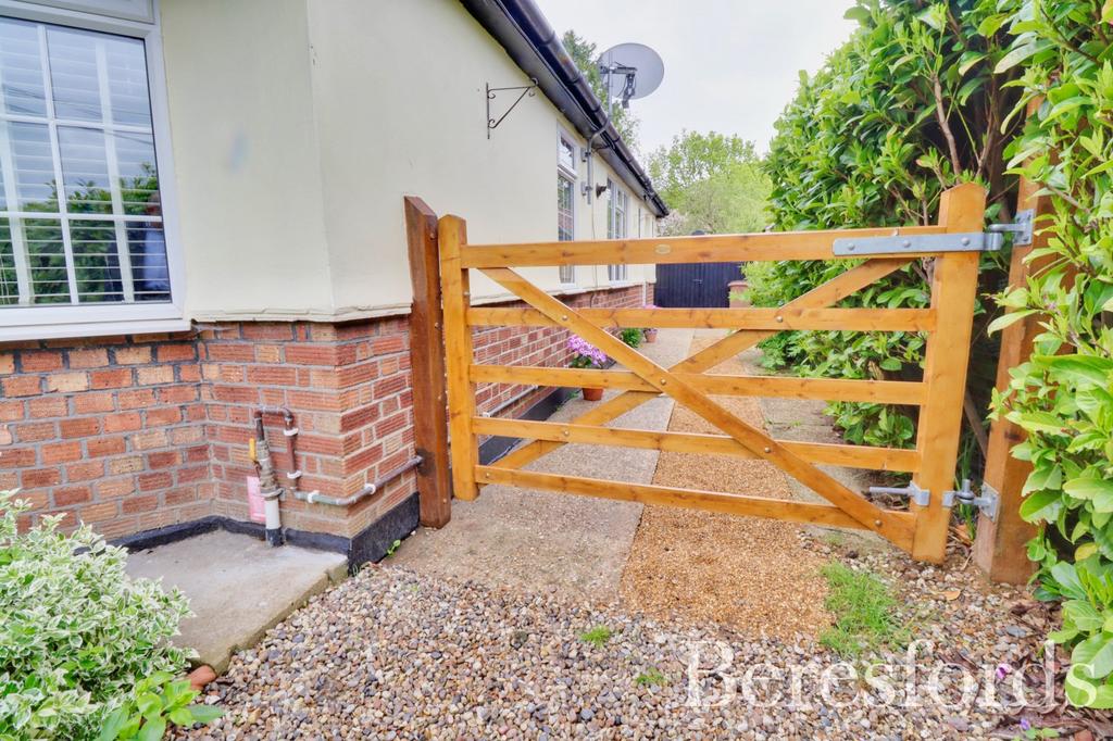 Maldon Road, Margaretting, CM4 4 bed semidetached house £550,000