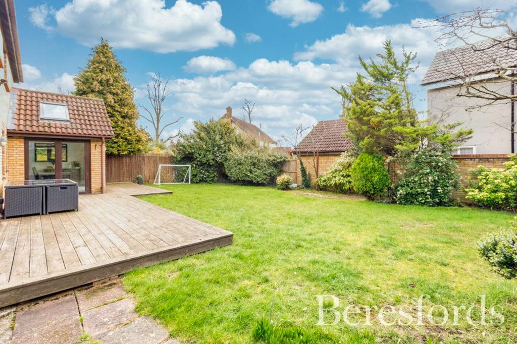 Trotwood Close, Shenfield, CM15 4 bed detached house £1,200,000
