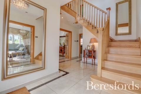 Greenloaning, 8 Herington Grove, Hutton, Brentwood, CM13 2NN