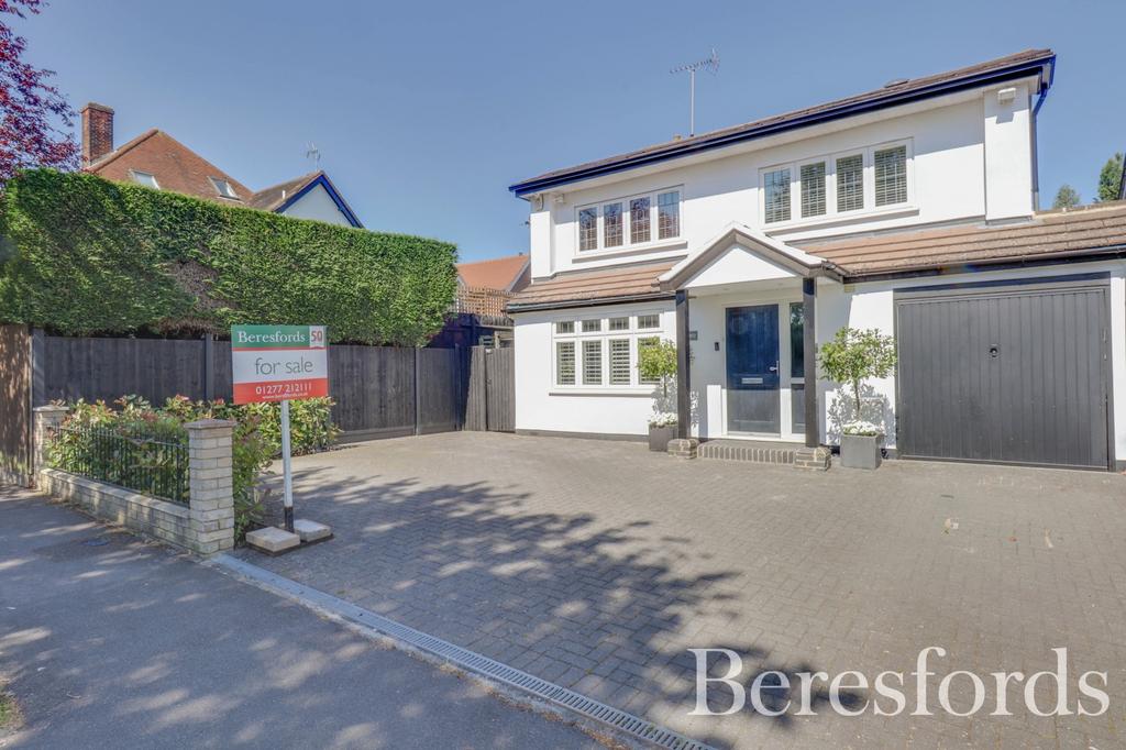 Kilworth Avenue, Shenfield, CM15 4 bed detached house £1,000,000