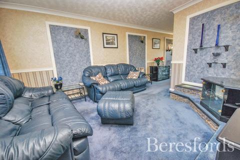 18 Tomlyns Close, Hutton, Brentwood, CM13 1PU