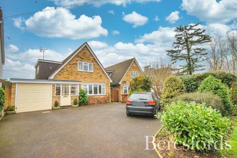 9 Hutton Village, Hutton, Brentwood, CM13 1RR