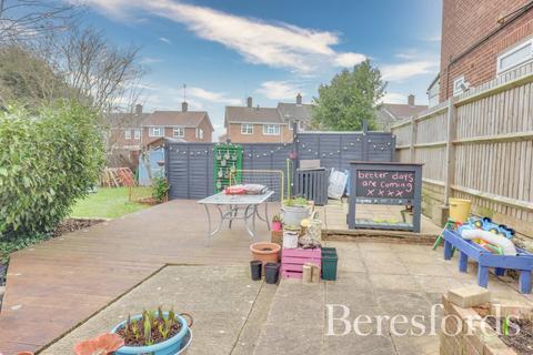 23 Cedar Close, Hutton, Brentwood, CM13 1NE