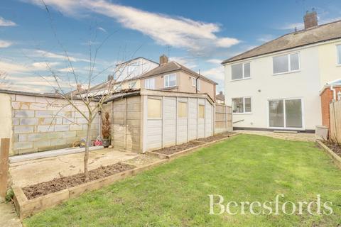 2 Edwards Way, Hutton, Brentwood, CM13 1BT