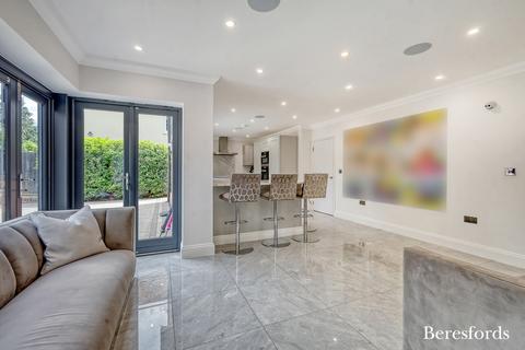 Brompton House, 31 Longaford Way, Hutton, Brentwood, CM13 2LT