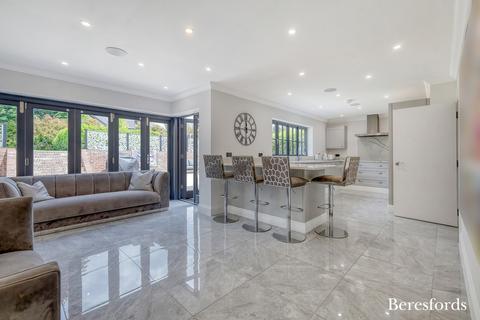 5 bedroom detached house for sale, Longaford Way, Hutton Mount, CM13