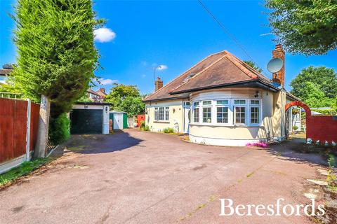 4 bedroom bungalow for sale, Little Gaynes Lane, Upminster, RM14