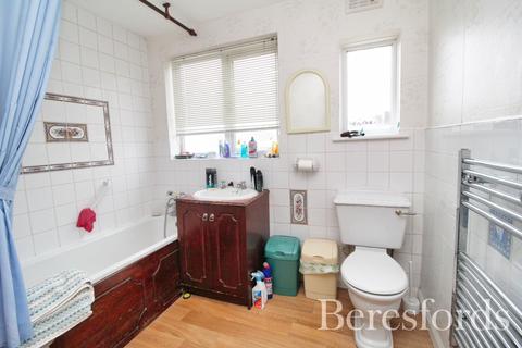 25 Isis Drive, Upminster, RM14 1LJ