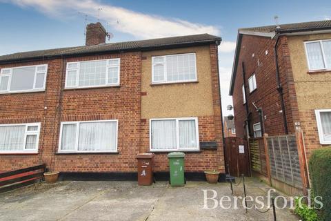 15 Elm Road, Aveley, South Ockendon, RM15 4SX