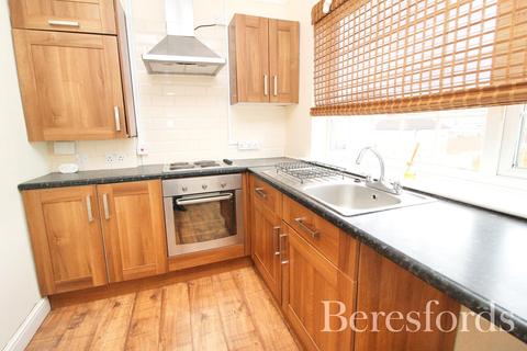 15 Elm Road, Aveley, South Ockendon, RM15 4SX