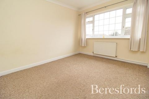 15 Elm Road, Aveley, South Ockendon, RM15 4SX