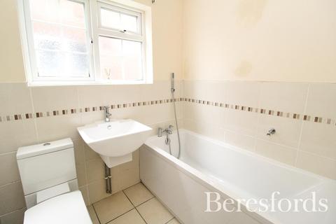 15 Elm Road, Aveley, South Ockendon, RM15 4SX
