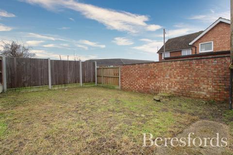 15 Elm Road, Aveley, South Ockendon, RM15 4SX
