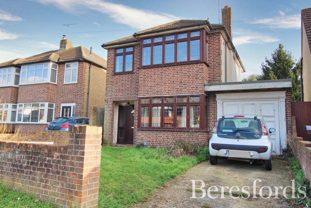 Purfleet Road, Aveley, RM15 4 bed detached house £500,000