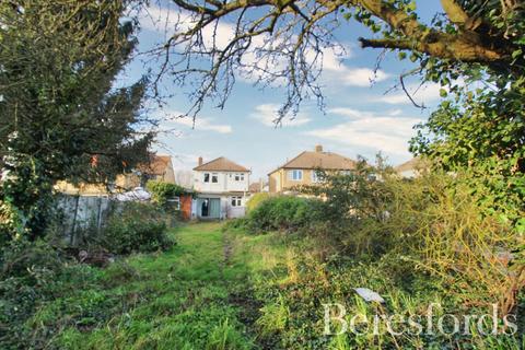 99e Purfleet Road, Aveley, South Ockendon, RM15 4DS