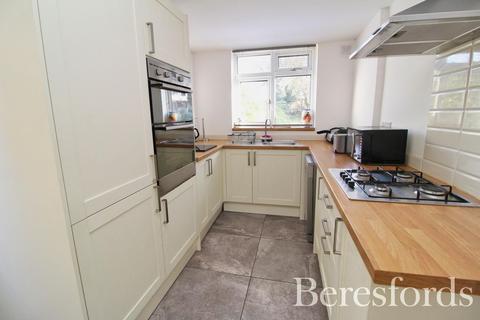 99e Purfleet Road, Aveley, South Ockendon, RM15 4DS