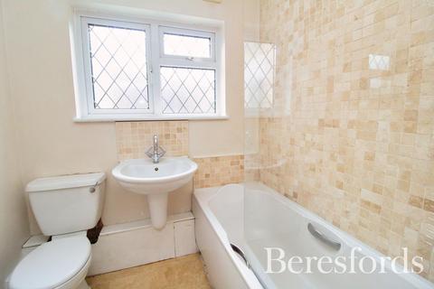 10 Rustic Close, Upminster, RM14 1JP