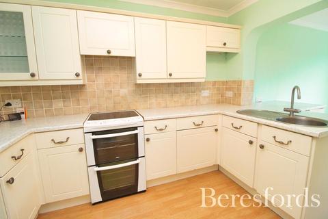 10 Rustic Close, Upminster, RM14 1JP