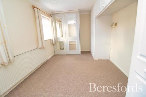 10 Rustic Close, Upminster, RM14 1JP