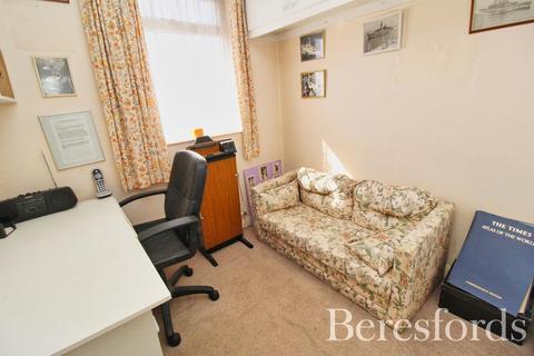 72 Winchester Avenue, Upminster, RM14 3LR