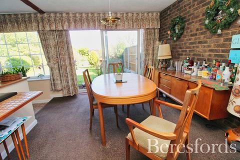 72 Winchester Avenue, Upminster, RM14 3LR