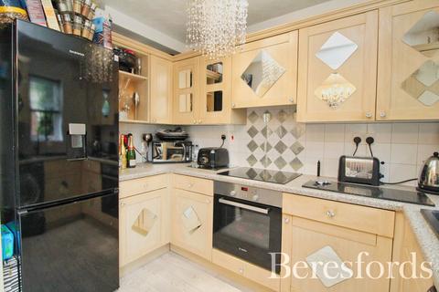 48 Birch Crescent, South Ockendon, RM15 6TZ