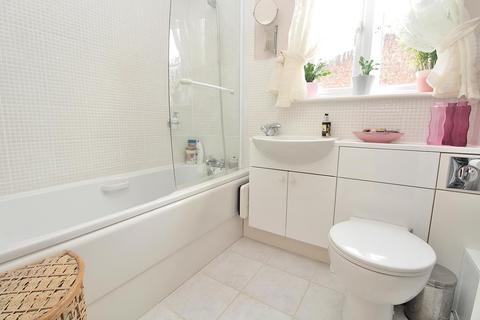 41 Blunts Hall Road, Witham, CM8 1ES