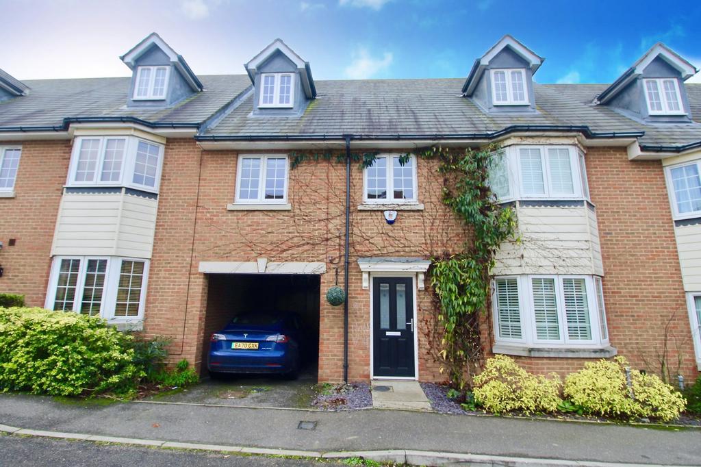 Purcell Road, Witham, CM8 5 bed terraced house £500,000