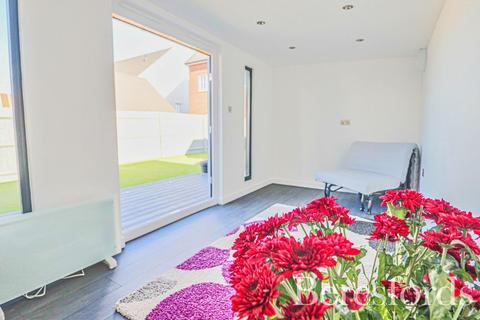 10 Collar Way, Witham, CM8 1YX