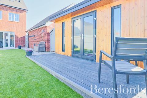 10 Collar Way, Witham, CM8 1YX