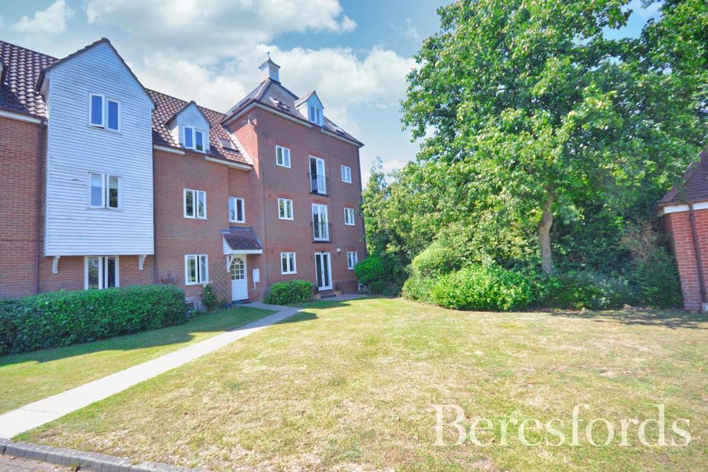 Melba Court, Writtle, CM1 1 bed apartment £200,000