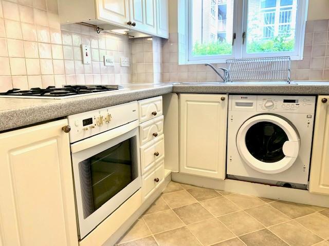 Apartment in Southampton - View 5