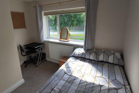 1 bedroom in a house share to rent, Derwent Avenue, off Melrosegate, York YO10