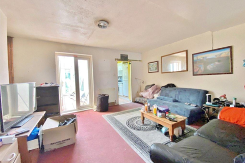16 Tolson Road, Isleworth, TW7 7AE