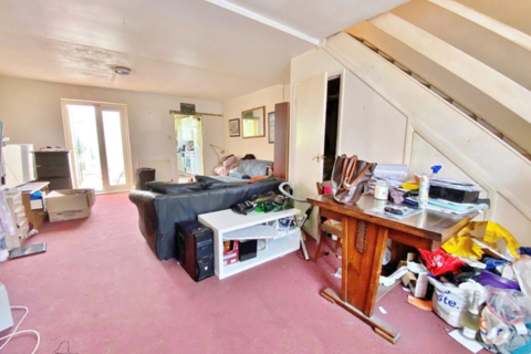 16 Tolson Road, Isleworth, TW7 7AE