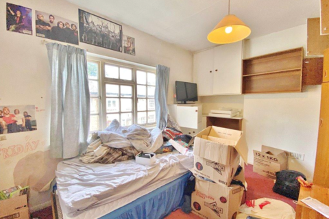 16 Tolson Road, Isleworth, TW7 7AE