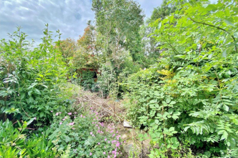 16 Tolson Road, Isleworth, TW7 7AE