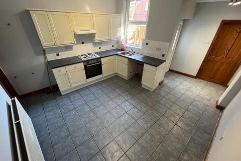 3 bedroom terraced house to rent, Church Hill Street, Burton-On-Trent, DE15