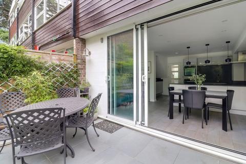 88 Munster Road, Teddington, TW11 9LW
