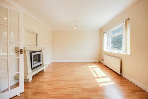 3 bedroom link detached house to rent, Mornington Avenue, Finchampstead