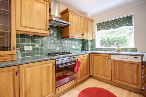 3 bedroom link detached house to rent, Mornington Avenue, Finchampstead