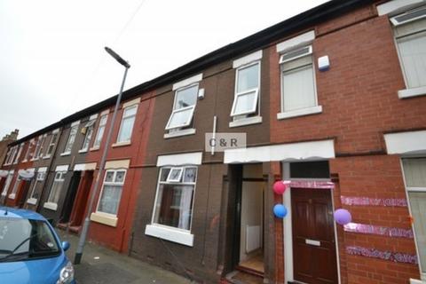 3 bedroom terraced house to rent, Eston Street, Victoria Park, Manchester. M13 0FF