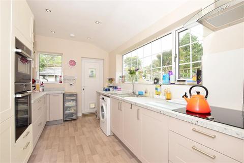 13 Coastguard Cottages, Hythe, CT21 6HN
