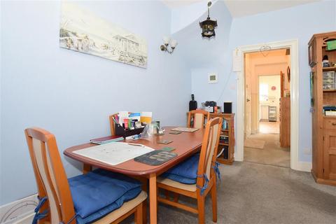 13 Coastguard Cottages, Hythe, CT21 6HN