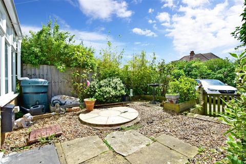 13 Coastguard Cottages, Hythe, CT21 6HN