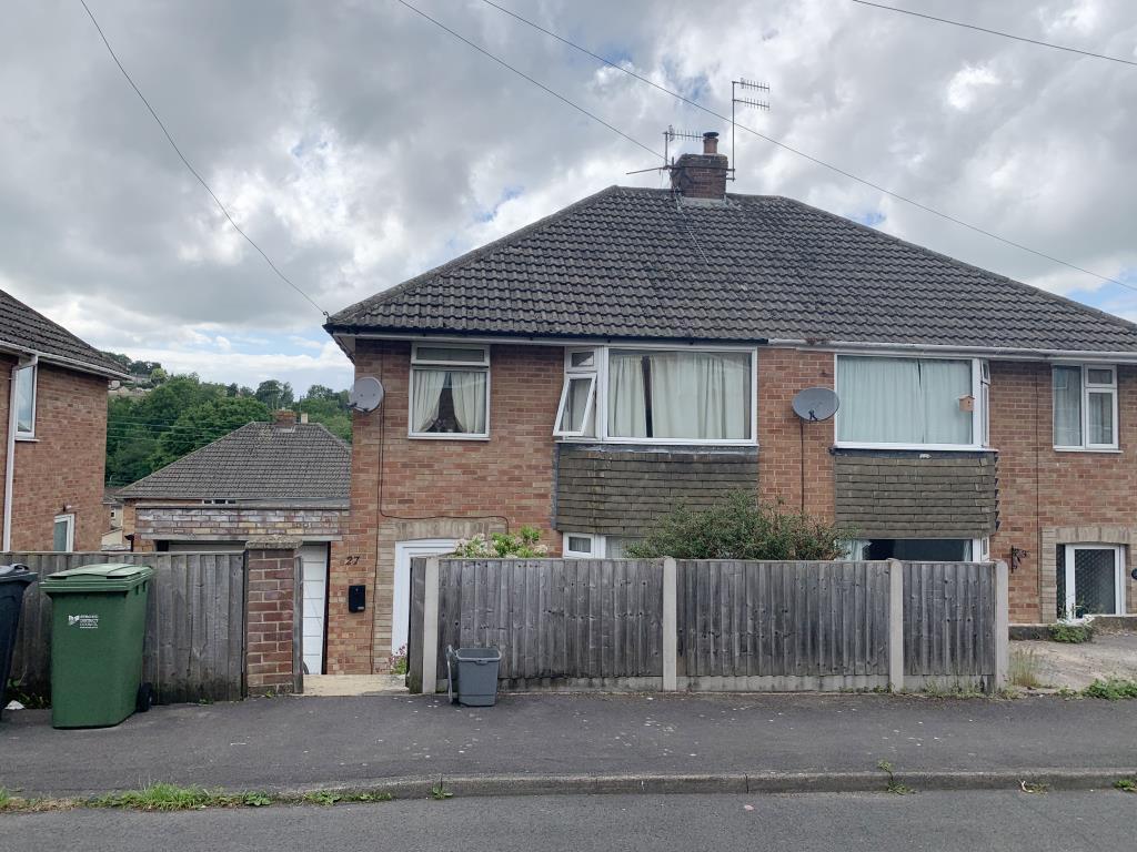 27 Hill Close, Lightpill, Stroud, Gloucestershire 3 bed semidetached