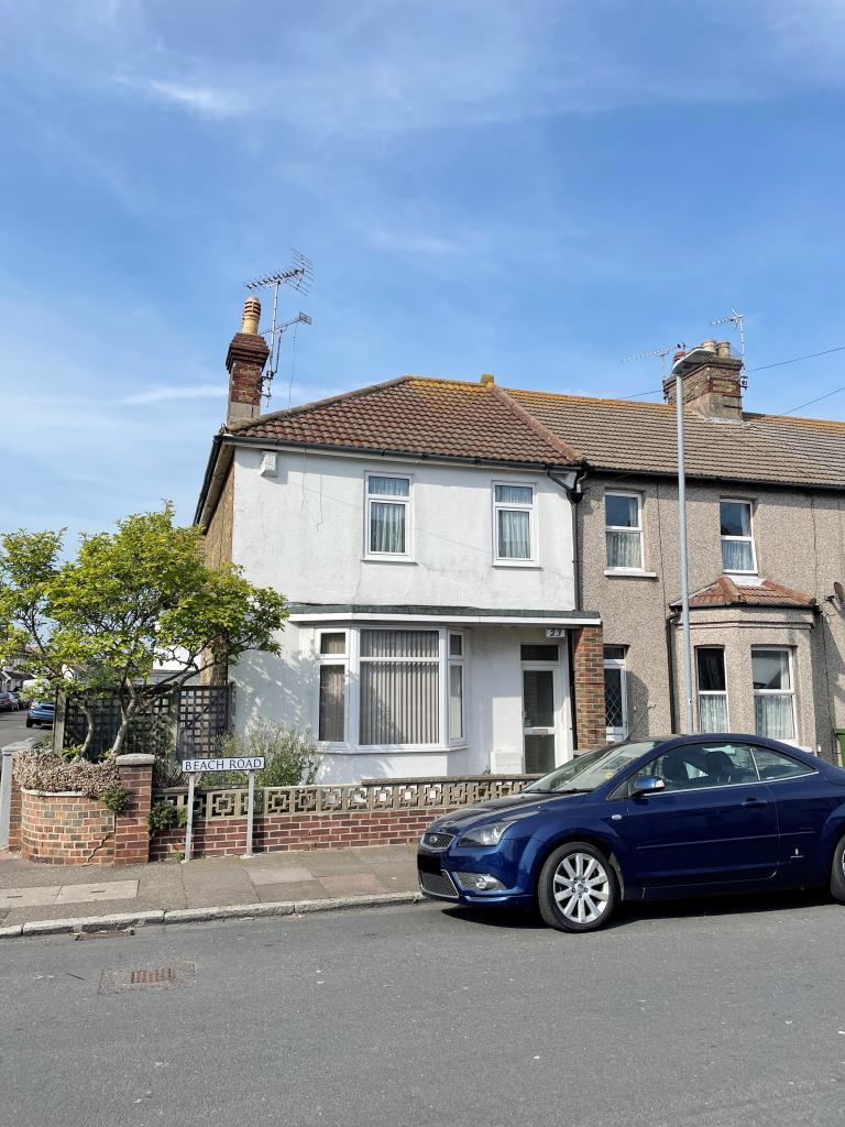 23 Beach Road, Eastbourne, East Sussex 2 bed end of terrace house £