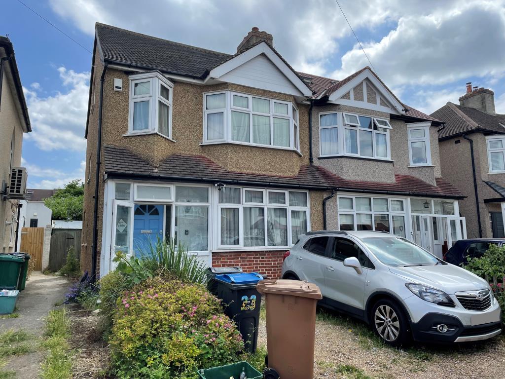 23 Carlingford Road, Morden 4 bed semidetached house £375,000